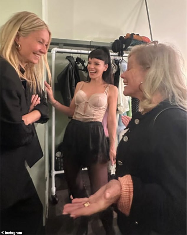 The duo shared a giggle alongside the British songstress' film producer mum Alison Owen (right)  who first introduced the pair.