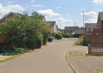 Hunt for sicko who 'exposed himself' to mum & young child from bushes before doing same thing hours later to lone woman