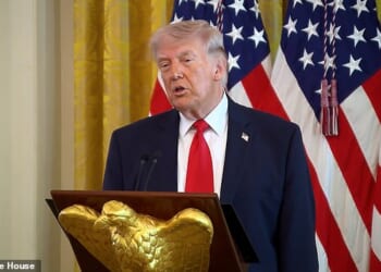 Donald Trump has mocked Sir Keir Starmer for his lack of support in Iran with a brutal impersonation during a White House lunch