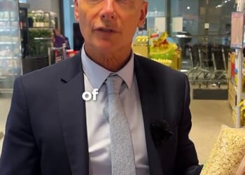 Australian gastroenterologist, Dr Paul Froomes (pictured), shares the five foods that always make it into his trolley, offering a clearer look at what actually supports a healthy gut. His first pick is organic rolled oats as a great source of soluble fibre