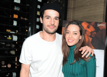 Inside Aubrey Plaza’s quiet new romance 14 months after husband's tragic death