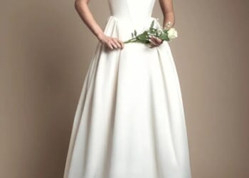 According to Lisa, 'the most enduring wedding dress silhouettes are the ones that feel elegant without trying too hard.' Classic shapes are key - think A-line , ballgown , column , or even a simple 90s-inspired slip