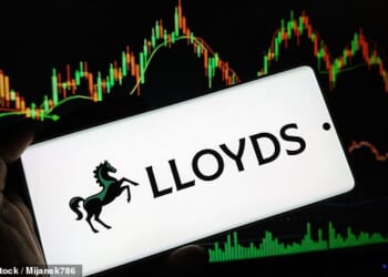 Lloyds is offering cashback on a selection of its investing accounts