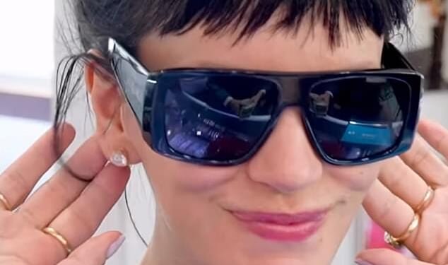 Lily Allen splashed $50,000 cash on diamond jewellery during a shopping spree in Atlanta this week, after previously revealing she was seeking treatment for her spending addiction