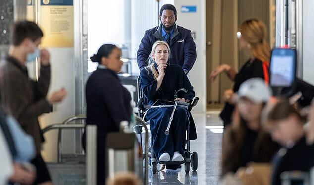 A fatigued-looking Lindsey Vonn was spotted being pushed through Los Angeles airport