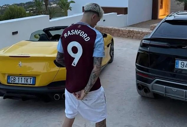 Garnacho received criticism for wearing an Aston Villa shirt with Marcus Rashford's name