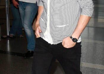 Ryan Gosling pictured wearing his Casio at LAX in 2010
