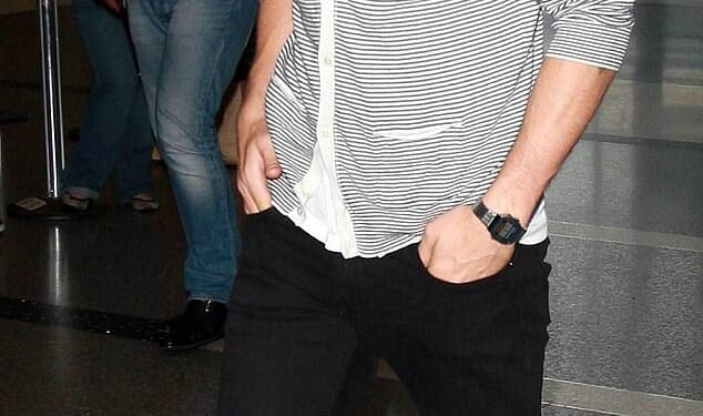 Ryan Gosling pictured wearing his Casio at LAX in 2010