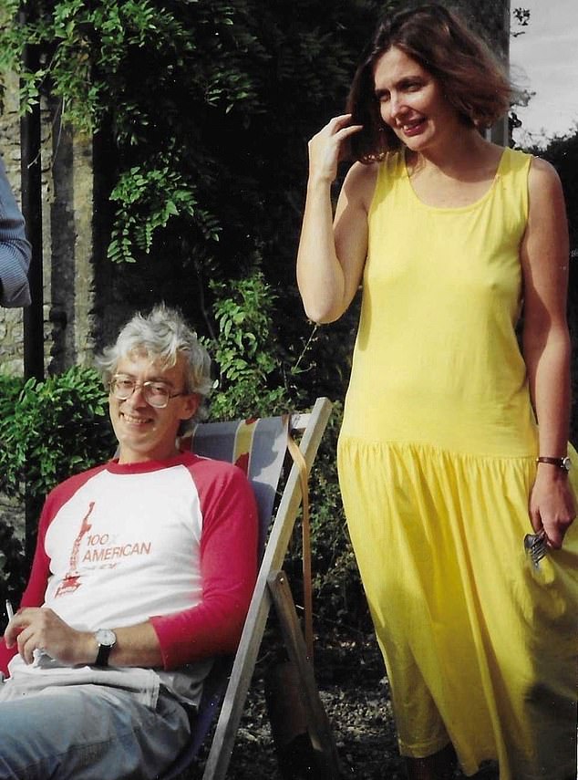 By Frank's own account, he was completely drunk the night he met Maureen, but she didn't even notice