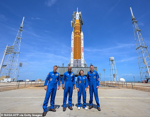 NASA astronauts Reid Wiseman (left), Victor Glover (second left), Christina Koch (second right) and Canadian Space Agency astronaut Jeremy Hansen (right)