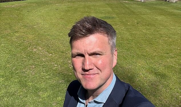 Chief Football Reporter Craig Hope made it inside the grounds of Matfen Hall as Newcastle's big hitters met for a crucial summit