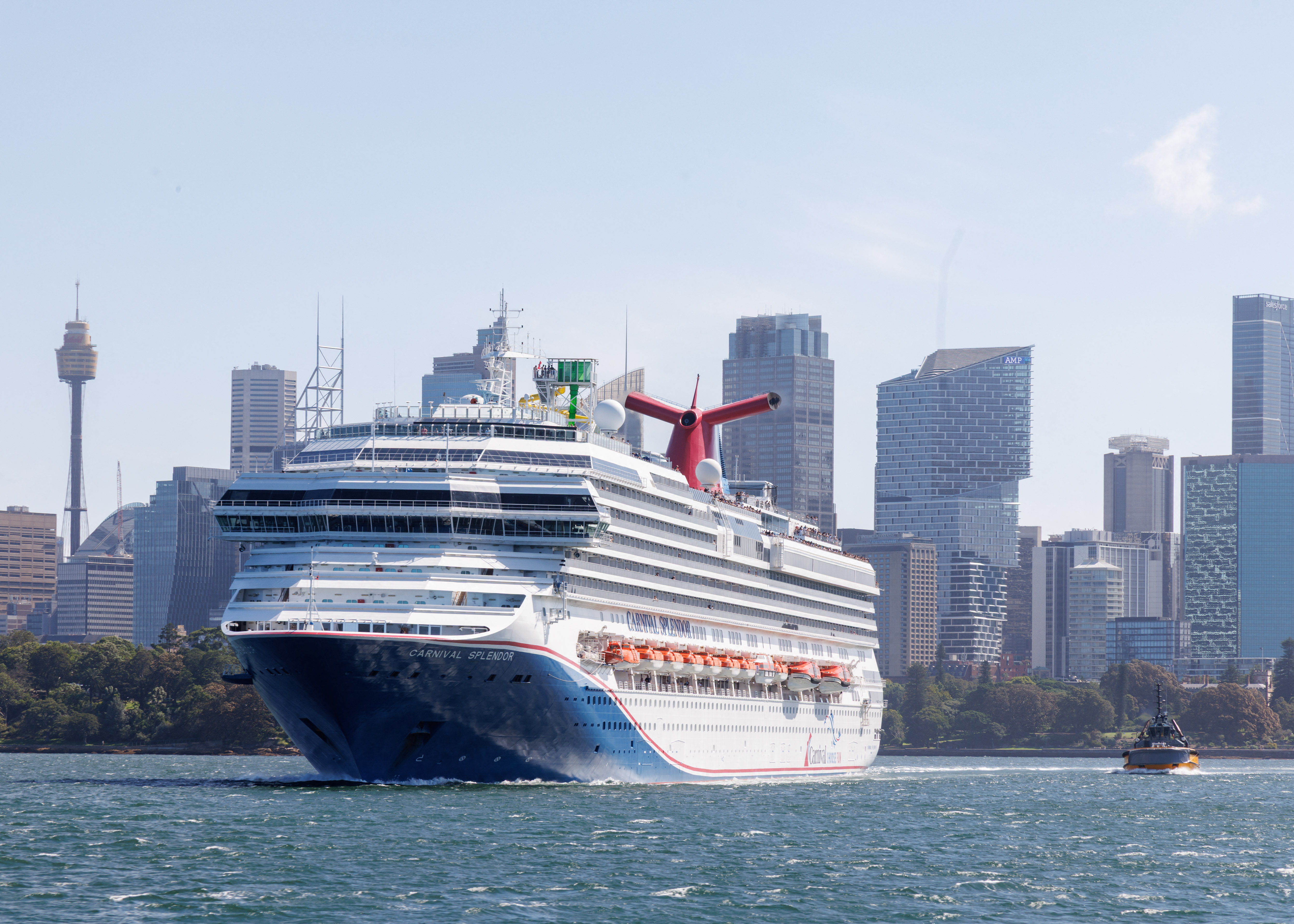 AUSTRALIA-SYDNEY-HARBOR-CRUISE-SHIP-CITYSCAPE