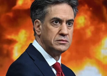 Energy Secretary Ed Miliband is under mounting pressure to issue new licences for drilling oil and gas off the Scottish coast