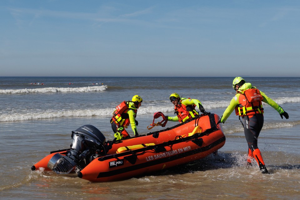 Members of the "Sauveteurs en mer" participate in a sea rescue training exercise in France.