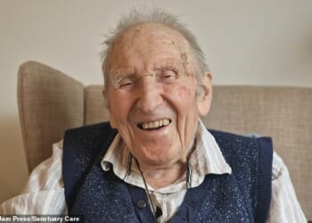 Frank Chester, who was awarded the Distinguished Service Cross for wartime bravery, passed away on April 19 at a Malvern care home