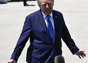 Donald Trump has three hard choices to weigh amid the war with Iran, and said its oil pipelines will explode in about three days