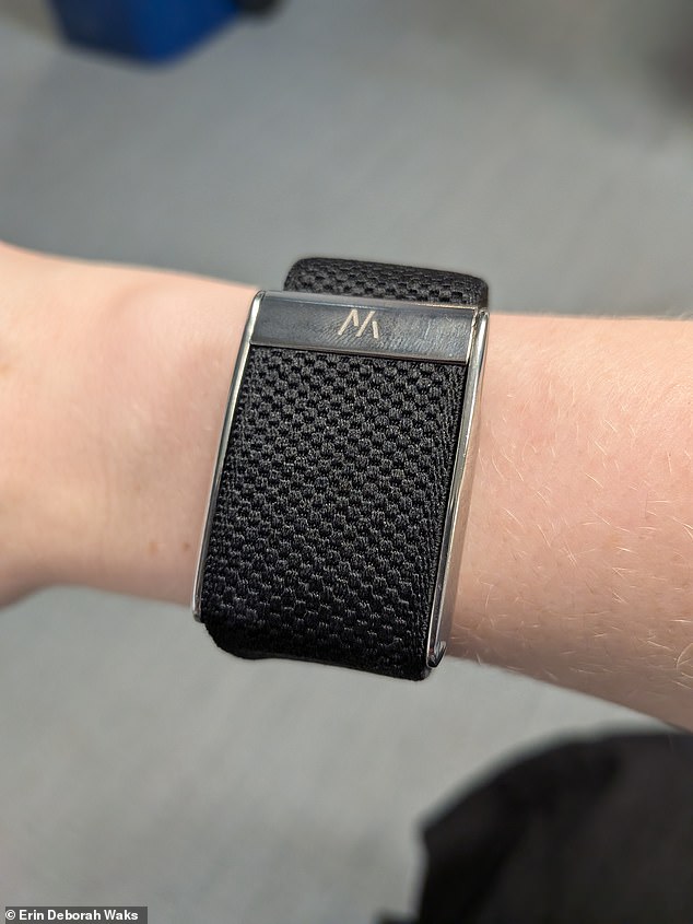 The watch was simple to set up and easy to use, with a basic black design