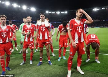 Harry Kane and Bayern Munich's players after their 5-4 defeat by PSG on Tuesday night