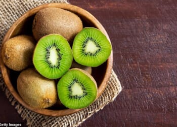 One kiwi contains nearly a tenth of your daily recommended fibre intake