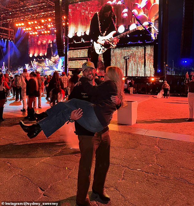 The former talent manager did the honors by carrying Sweeney around the festival grounds