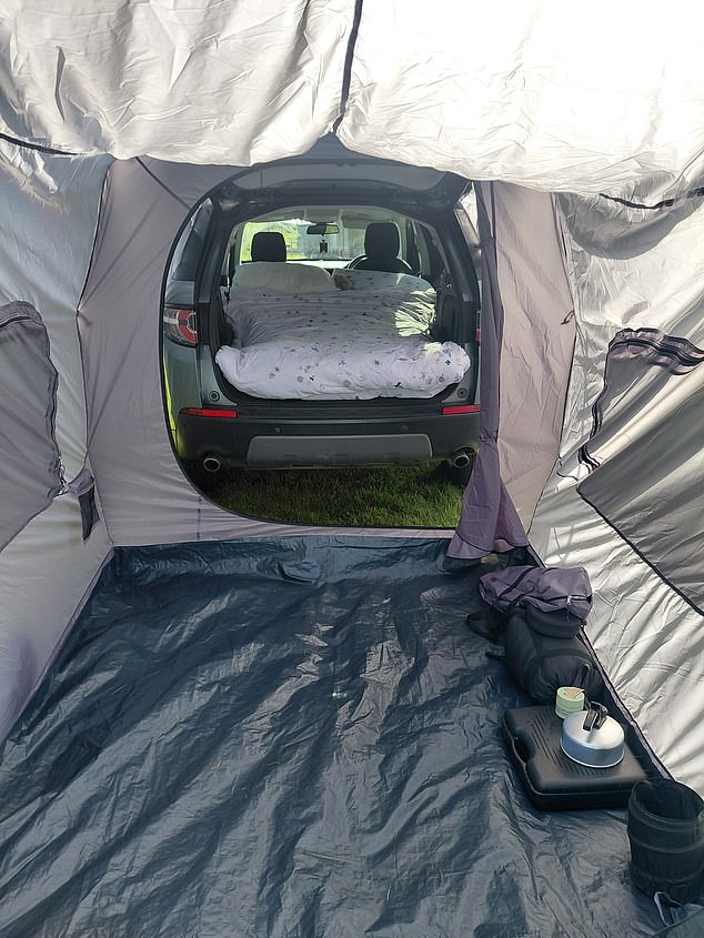 The tent hooks over the boot via an elasticated hood and claims to fit most SUVs