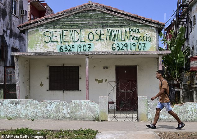 Trump signed an executive order expanding US sanctions on the Cuban government