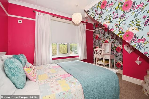 The 'spacious' 1,850 square foot property is located in Stannington, Sheffield and boasts stunning views across the Rivelin Valley