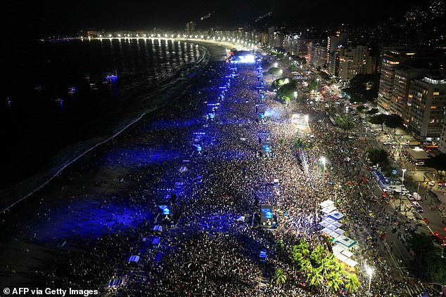The two million crowd watching the stage