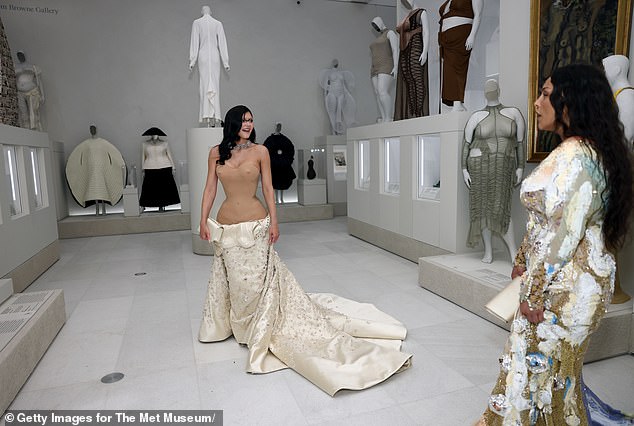 Jenner was joined by model Paloma Elsesser as she explored the exhibit