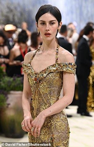 Gracie Abrams chose golden Chanel for her second year at the Met