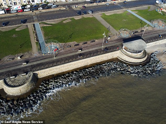 The scene of the tragedy in Lowestoft, where passers-by desperately attempted to pull Saffron free as they waited for emergency services to arrive