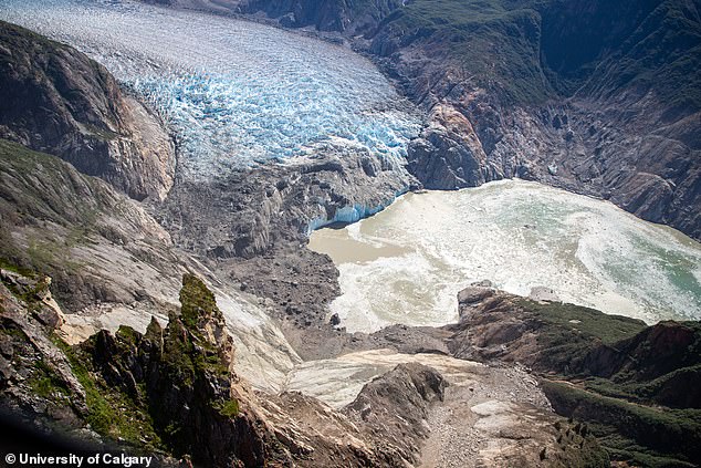 According to the researchers, the glacier holding up the mountain had retreated rapidly ¿ by 500 metres in a matter of weeks ¿ leaving the rock unsupported