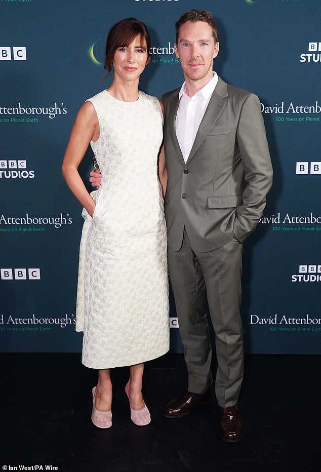 Joining Gillian, Benedict looked as smart as ever in a dark grey suit which he paired with a white shirt