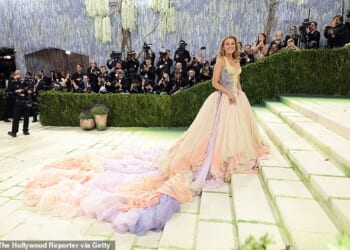 Blake Lively made a bombshell return to the Met Gala 2026 red carpet on Monday just hours after finally settling her explosive Justin Baldoni legal battle