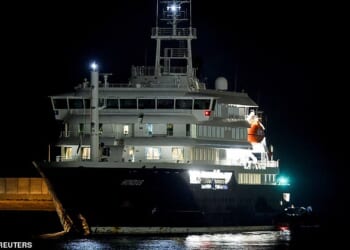 MV Hondius arrives at the port of Granadilla in Tenerife