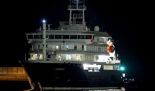MV Hondius arrives at the port of Granadilla in Tenerife