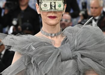 Sarah Paulson divided social media when she arrived to the 2026 Met Gala wearing a one-dollar bill as a mask