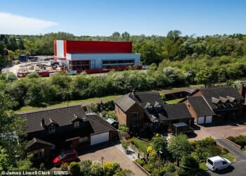 The huge red warehouse, which measures 2,044 sq m of floor space, was built in January for Shurgard, the largest owner and operator of self-storage facilities in Europe