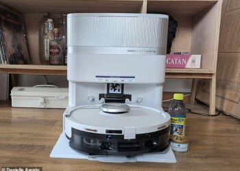 The Shark PowerDetect UV Reveal - complete with cleaning solution and an odour control puck