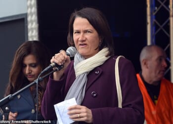 Catherine West demanded that the Cabinet announce a candidate to replace Keir Starmer by Monday